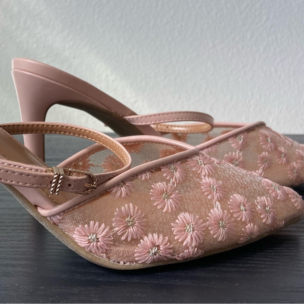 Nice short heels fashionable